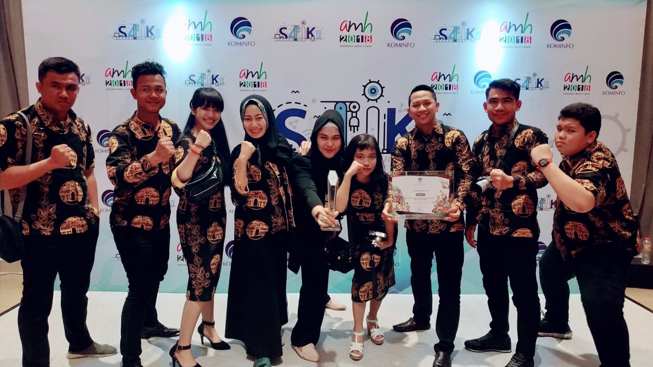 Tim Pertunjukan Rakyat (Petunra) binaan Dinas Komunikasi dan Informatika (Diskominfo) Kota Medan berhasil meraih juara ketiga dalam ajang festival Media Petunra Tingkat Nasional yang diselenggarakan di Tangerang, Selasa (4/12).
