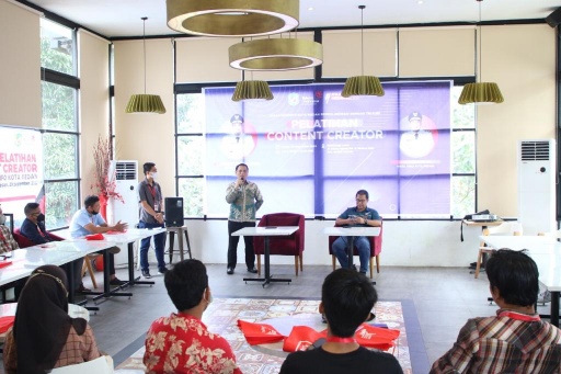 Dinas Komunikasi dan Informatika (Kominfo) Medan Bekerja Sama Dengan PT Telkom Indonesia Menggelar Pelatihan Content Creator, di Junction Cafe, Kamis (29/9)